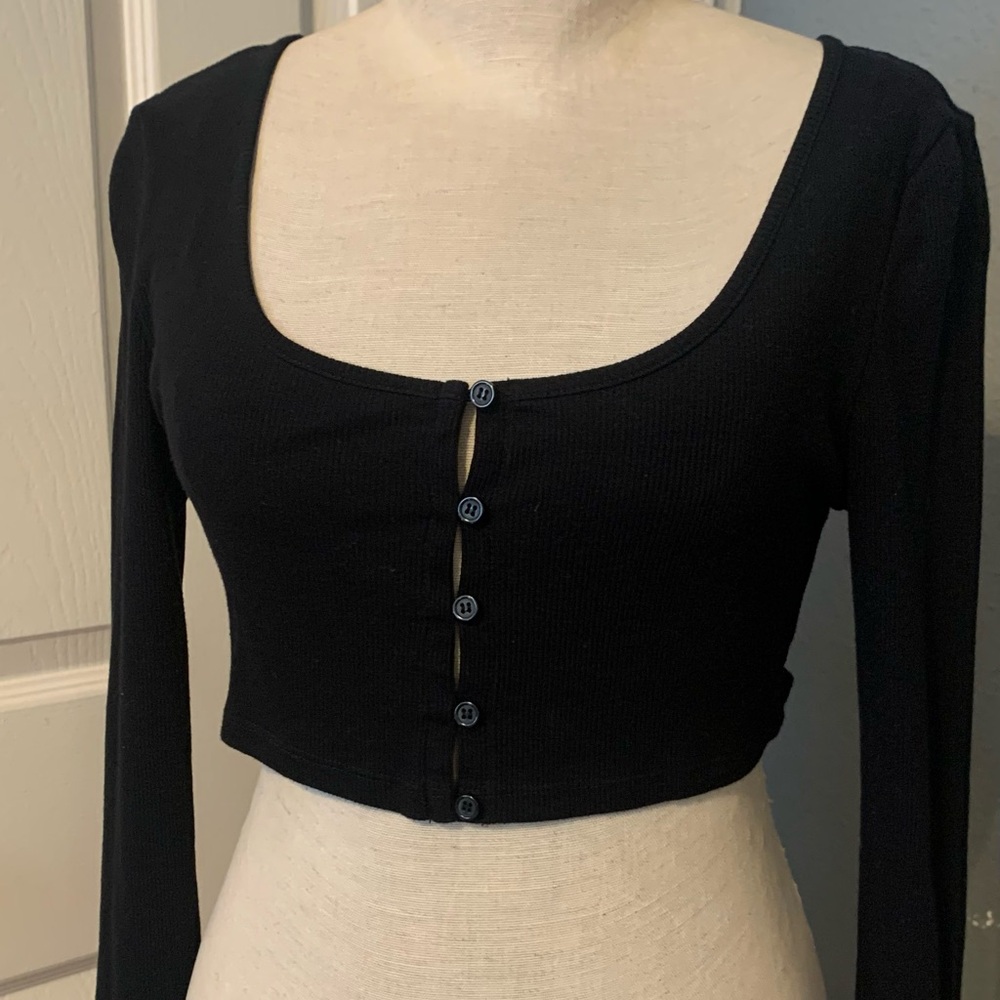 Long sleeve crop